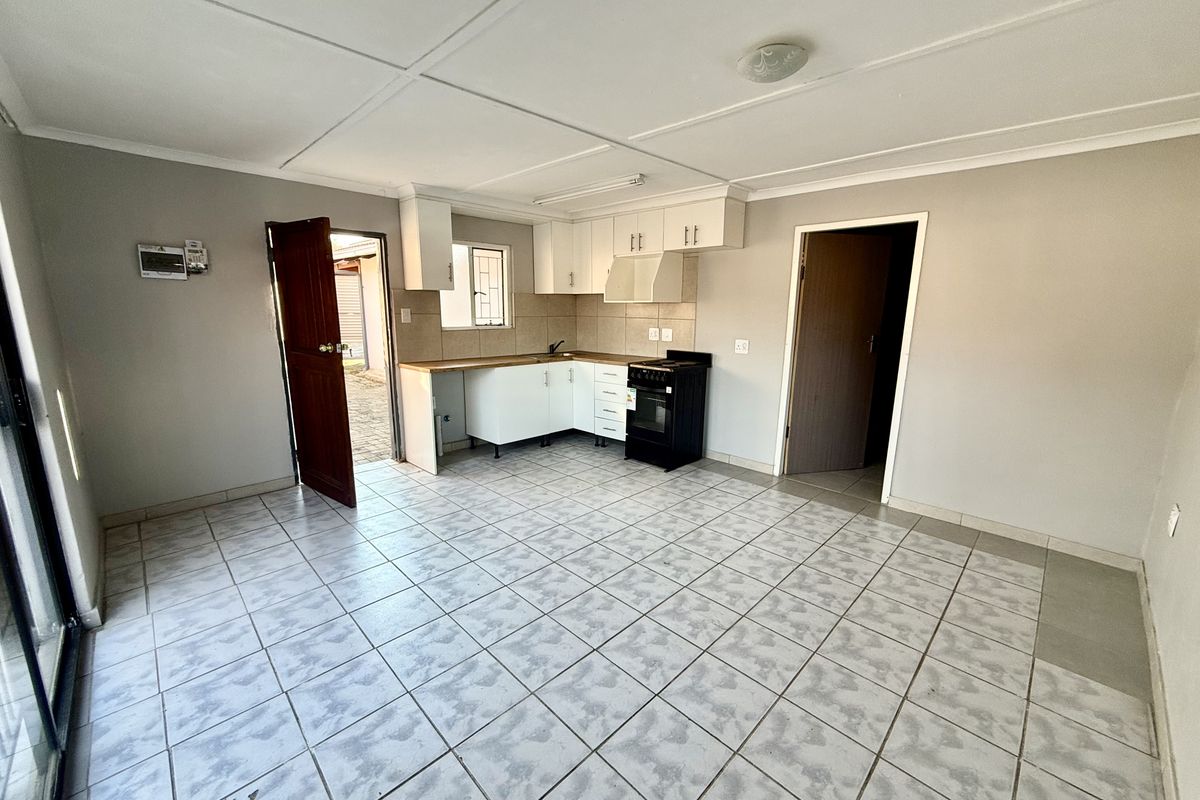 PETFRIENDLY 1 BEDROOM +SOLAR+WATER INCLUDED - Photo 2