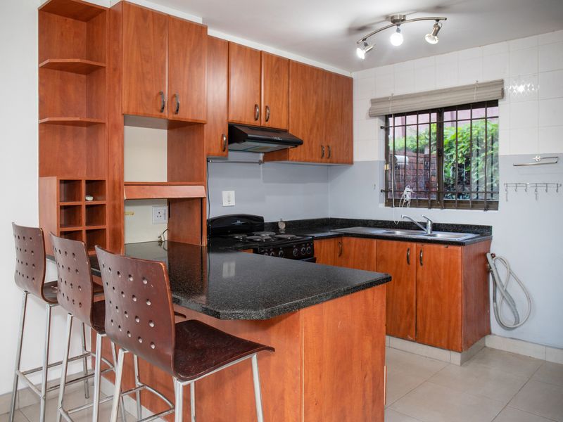 Pet Friendly Two Bedroom Duplex Morningside - Photo 9