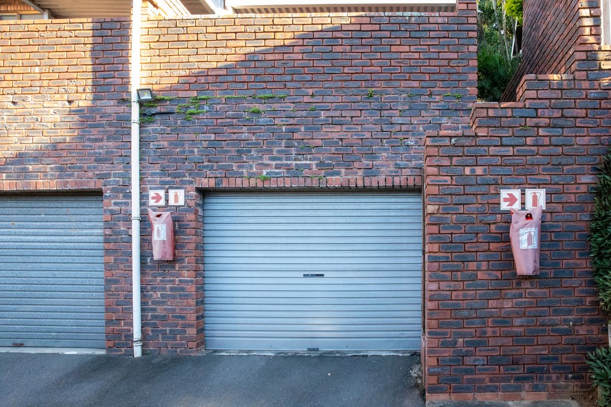 Pet Friendly Two Bedroom Duplex Morningside - Photo 3