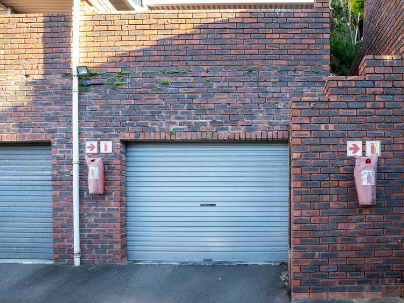 Pet Friendly Two Bedroom Duplex Morningside - Photo 3