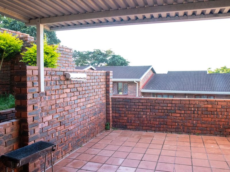 Pet Friendly Two Bedroom Duplex Morningside - Photo 4