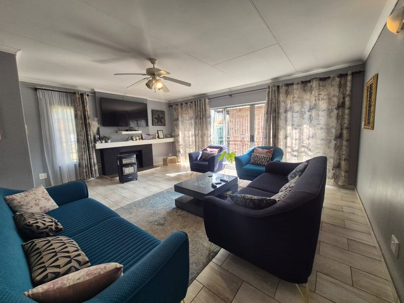 Four Bedrooms Family Home For  Sale In Evander! - Photo 7