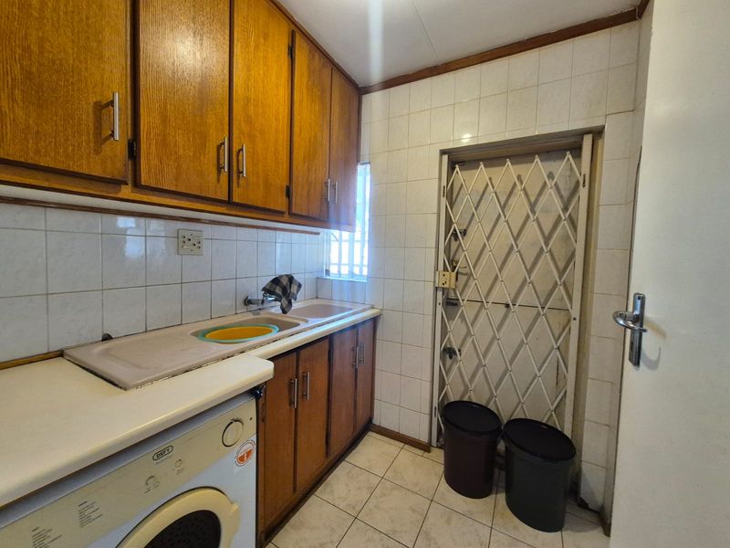 Four Bedrooms Family Home For  Sale In Evander! - Photo 4