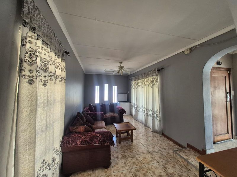 Four Bedrooms Family Home For  Sale In Evander! - Photo 10