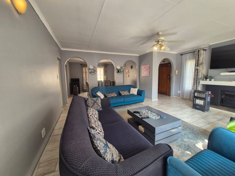 Four Bedrooms Family Home For  Sale In Evander! - Photo 9