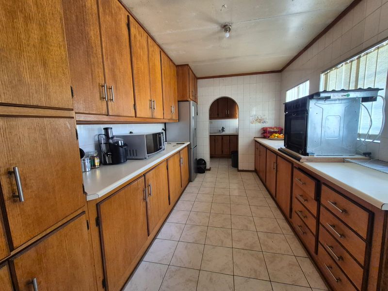 Four Bedrooms Family Home For  Sale In Evander! - Photo 3