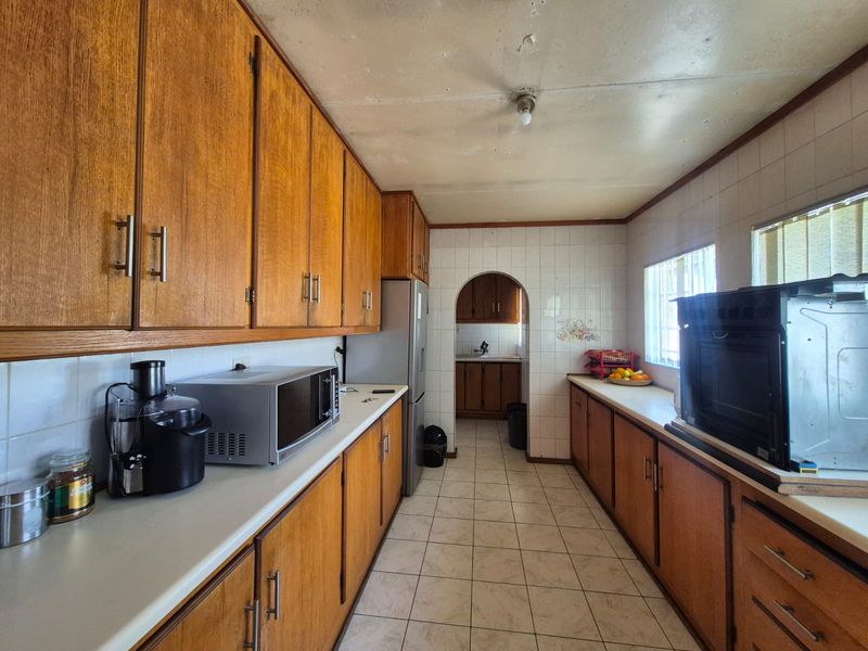 Four Bedrooms Family Home For  Sale In Evander! - Photo 2