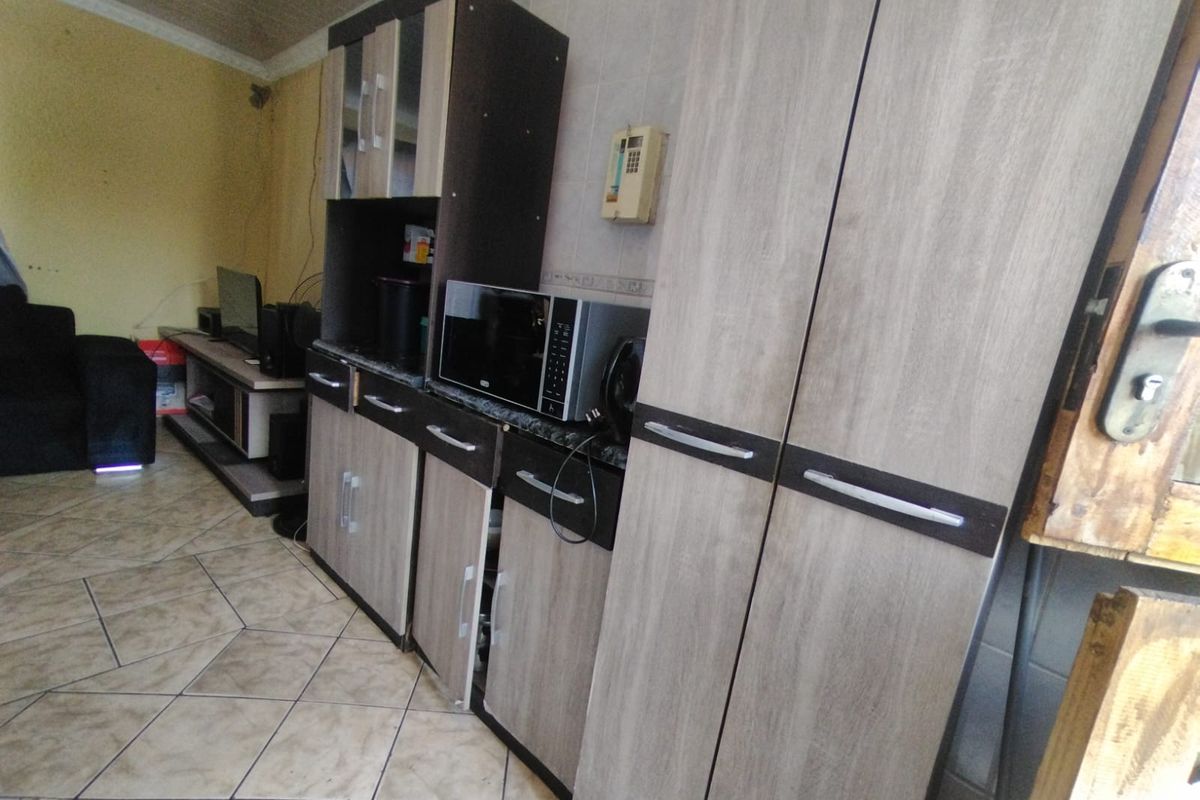 **Discover Your New Home in Boitekong Ext 3, Rustenburg!** - Photo 3