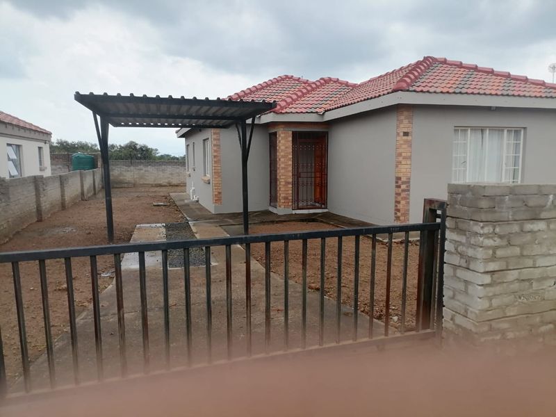 House Pending Sale In Mogwase - Photo 1