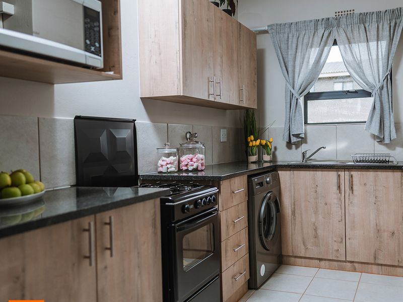 3 BEDROOM MORDEN SECTIONAL TITLE IN BRAKPAN KENLEAF.... - Photo 2