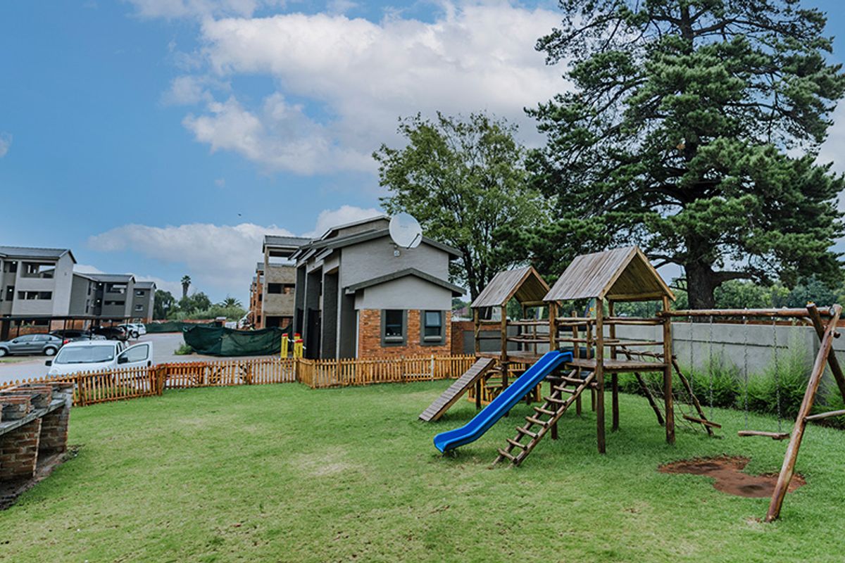 3 BEDROOM MORDEN SECTIONAL TITLE IN BRAKPAN KENLEAF.... - Photo 3