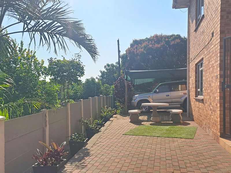Spacious 2 Bedroom Garden Cottage with Private Entrance - Photo 3