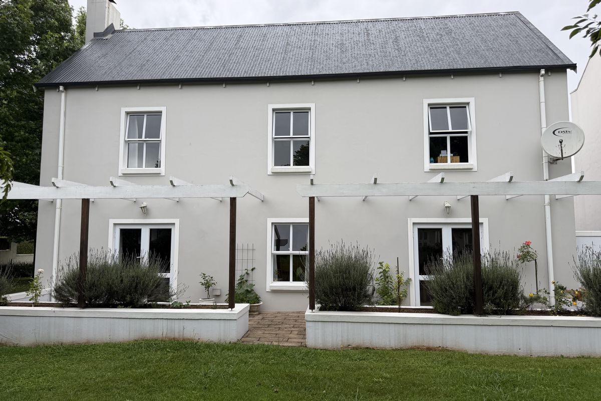 Modern Double-Storey Home in Garlington Estate – Lock-Up-and-Go Living at Its Best - Photo 2