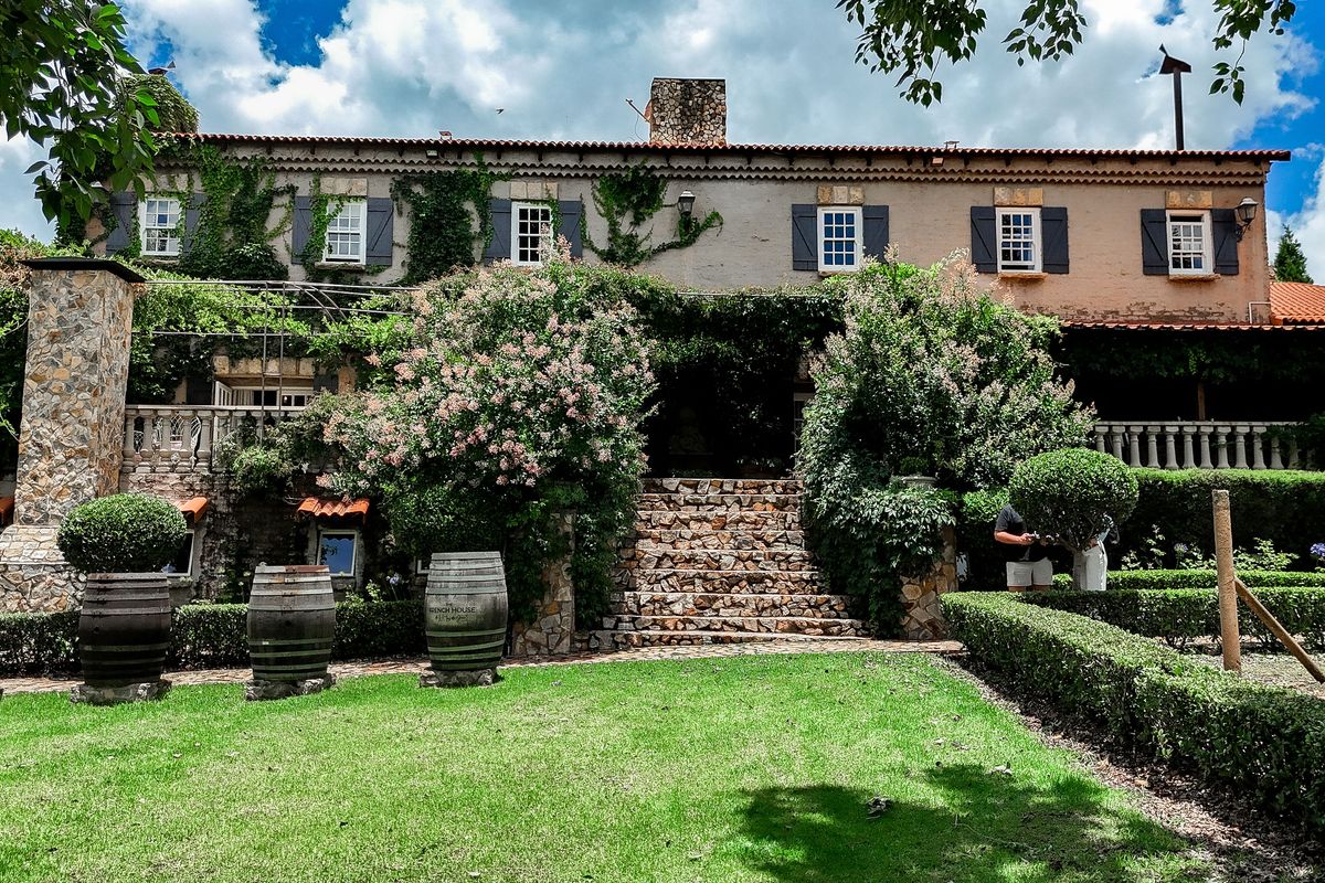 Authentic French Home - Photo 4