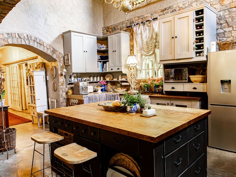 Authentic French Home - Photo 7