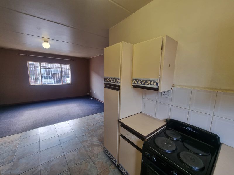 Neat & Well-Priced 2-Bedroom Flat for Sale in Trichardt - Photo 9