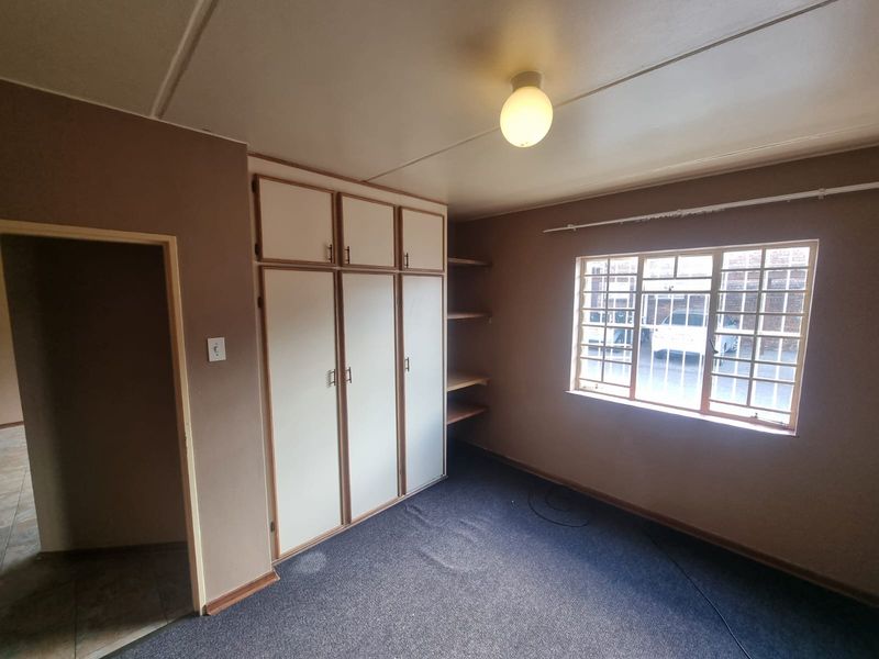 Neat & Well-Priced 2-Bedroom Flat for Sale in Trichardt - Photo 5