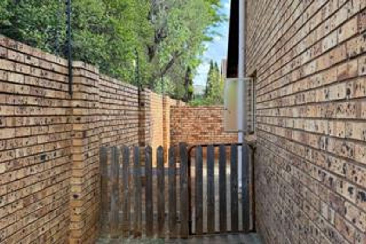 EXCELLENT INVESTMENT OPPORTUNITY. - Photo 2