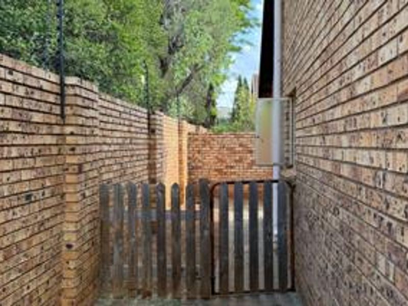 EXCELLENT INVESTMENT OPPORTUNITY. - Photo 2