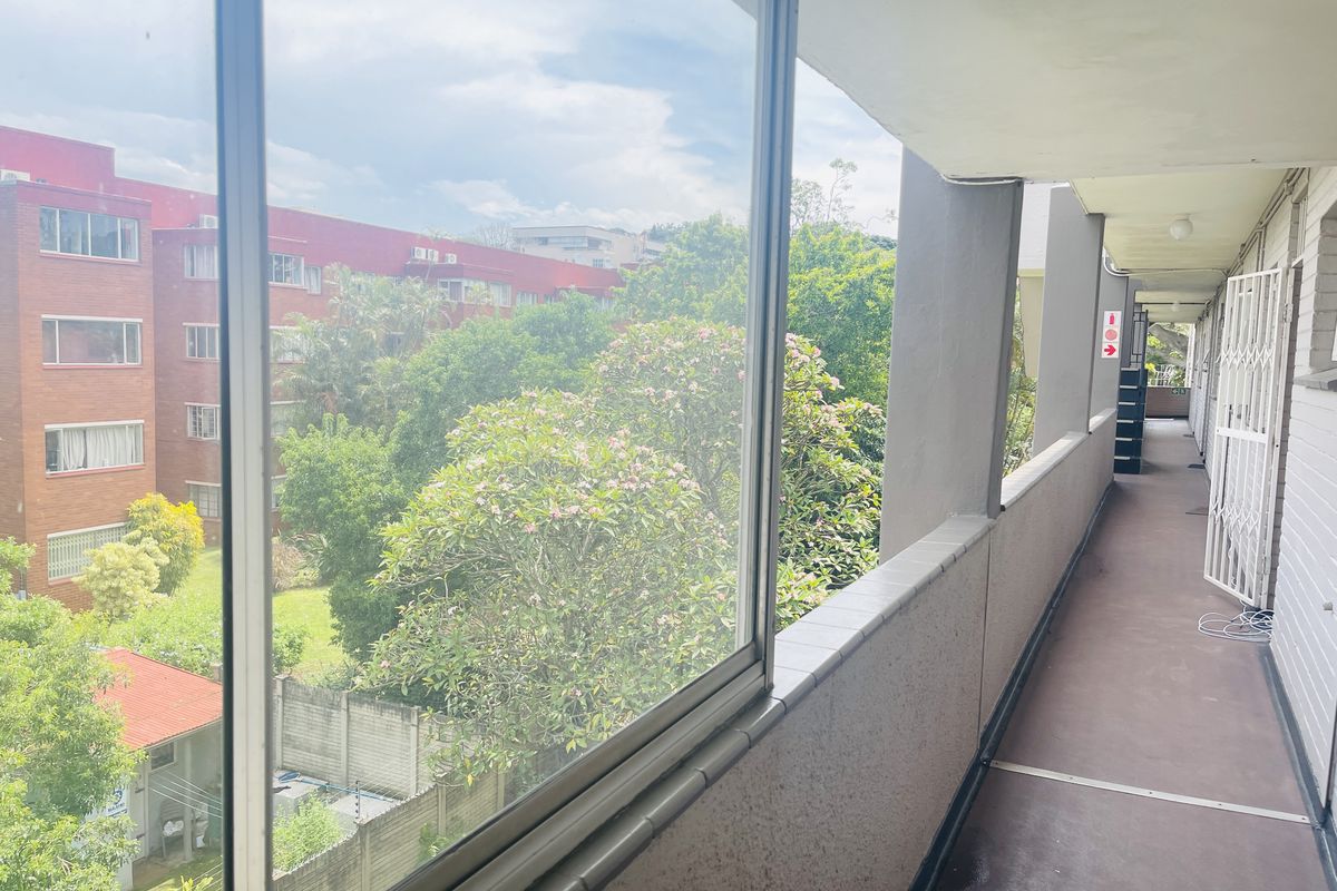 Spacious Bachelor Apartment perfect as a starter home or rental investment. - Photo 2