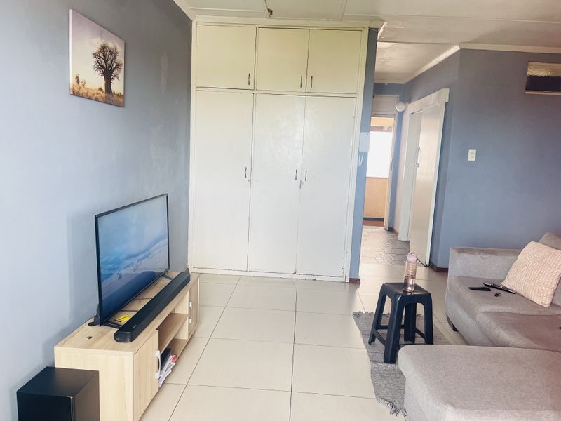 Spacious Bachelor Apartment perfect as a starter home or rental investment. - Photo 6