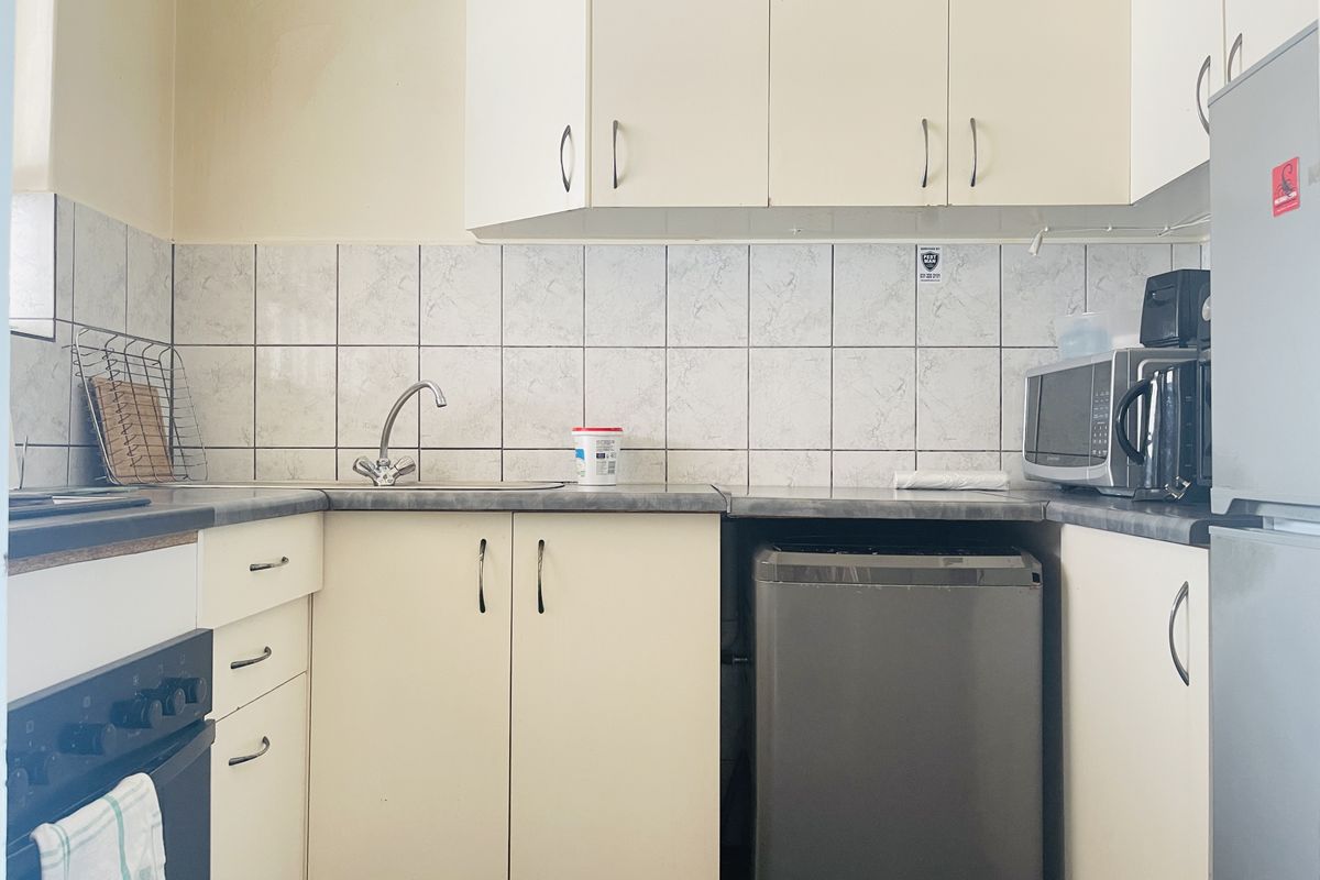 Spacious Bachelor Apartment perfect as a starter home or rental investment. - Photo 3