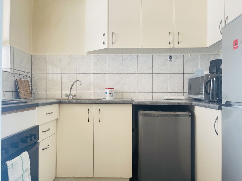 Spacious Bachelor Apartment perfect as a starter home or rental investment. - Photo 3