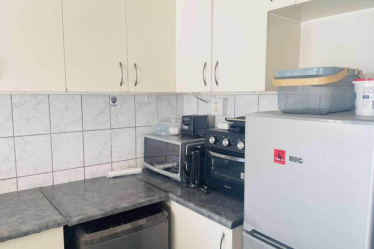 Spacious Bachelor Apartment perfect as a starter home or rental investment. - Photo 5