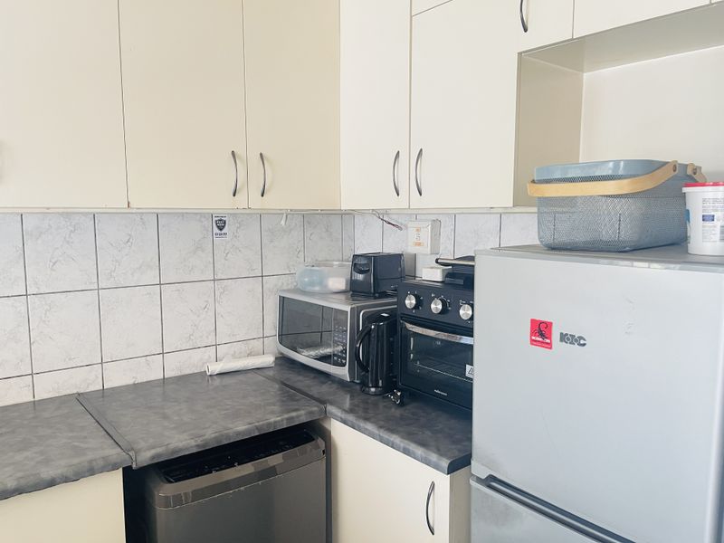 Spacious Bachelor Apartment perfect as a starter home or rental investment. - Photo 5