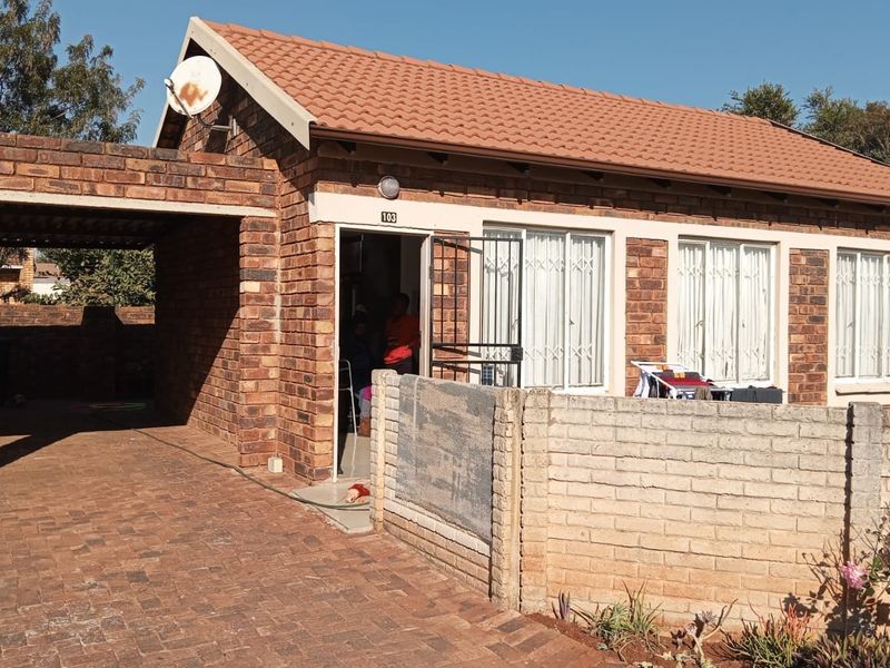 Charming  3 bedroom house for  sale in The Orchards!!! - Photo 4