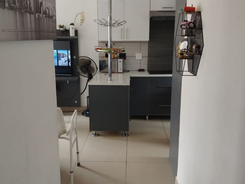 Charming  3 bedroom house for  sale in The Orchards!!! - Photo 7