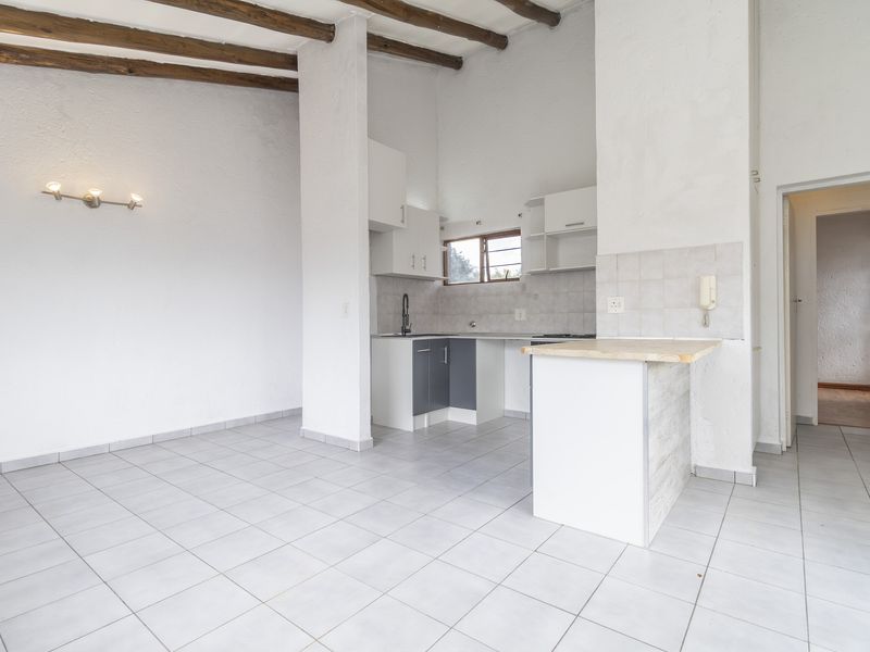 Stylish 1-bedroom apartment in Paulshof, Sandton, offering modern living with convenience and comfor - Photo 8