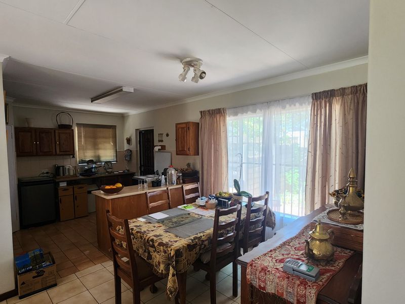 Comfortable 3 Bedroom Family Home in Doornpoort. - Photo 5