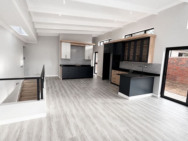 Brand-New Modern Home for Sale in Linkside, Mossel Bay - Photo 4