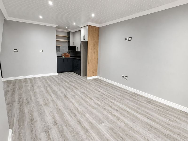 Brand-New Modern Home for Sale in Linkside, Mossel Bay - Photo 9