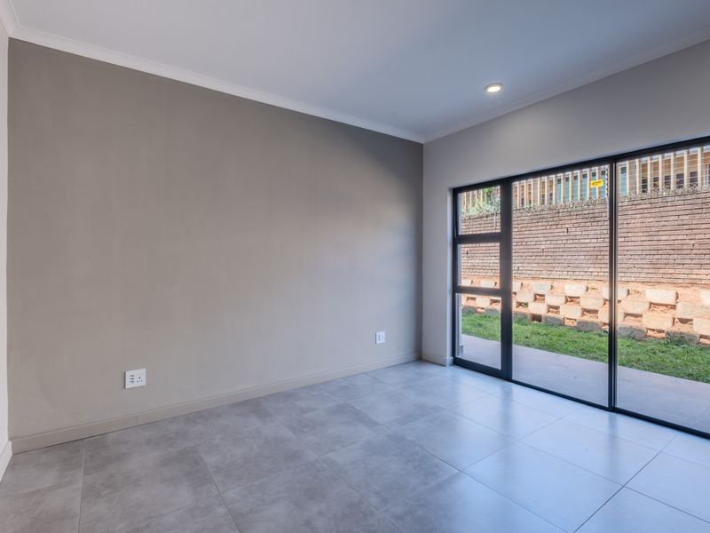 Modern Living in a Charming Westbrook Neighbourhood - Photo 6