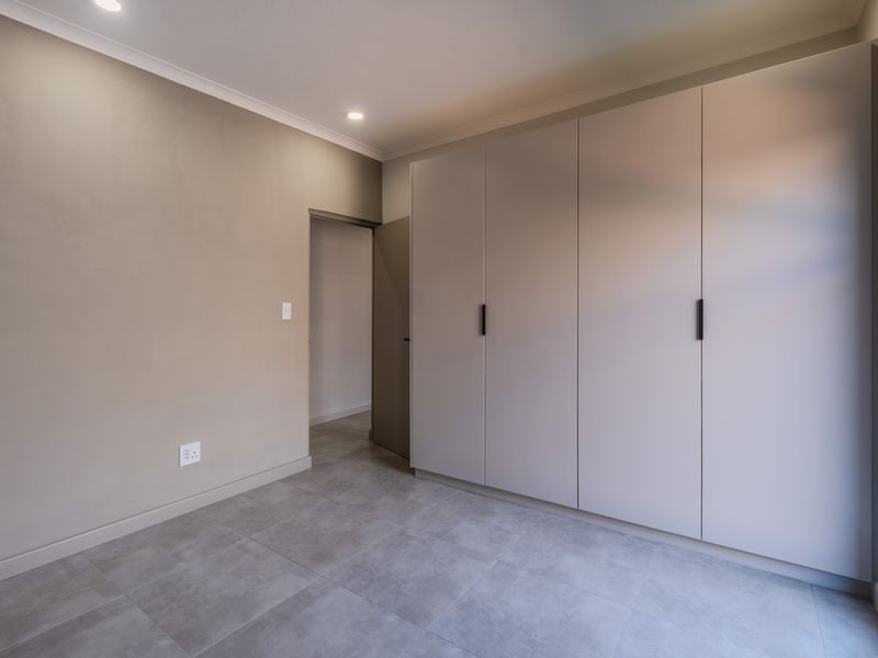 Modern Living in a Charming Westbrook Neighbourhood - Photo 9