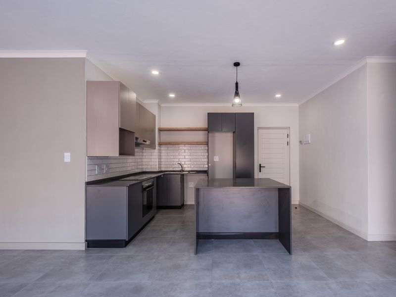 Modern Living in a Charming Westbrook Neighbourhood - Photo 4