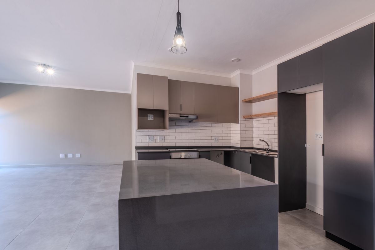 Modern Living in a Charming Westbrook Neighbourhood - Photo 3