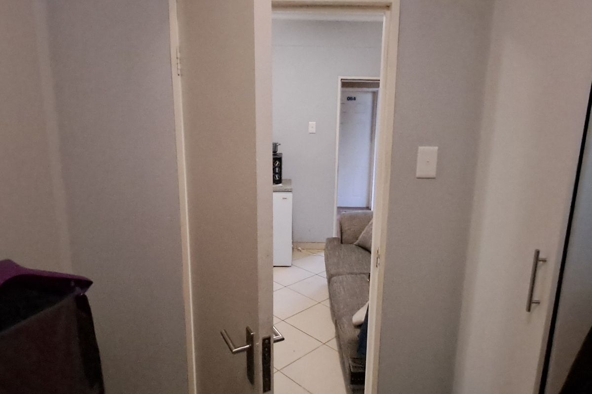 2 Bedroom sectional title unit - Photo 3