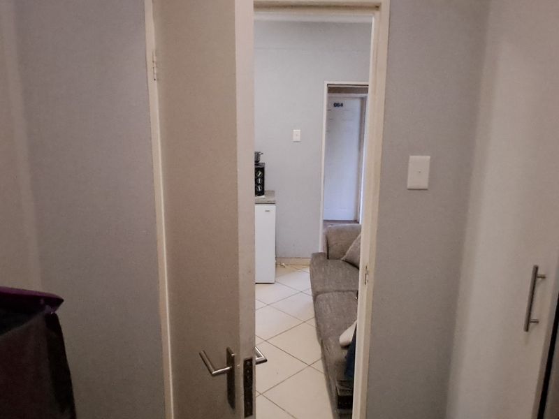 2 Bedroom sectional title unit - Photo 3