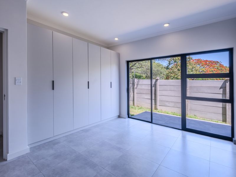 Modern Living in a Charming Westbrook Neighbourhood - Photo 2