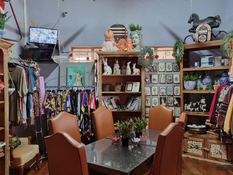 House on Main Street for sale, near CBD - Photo 10