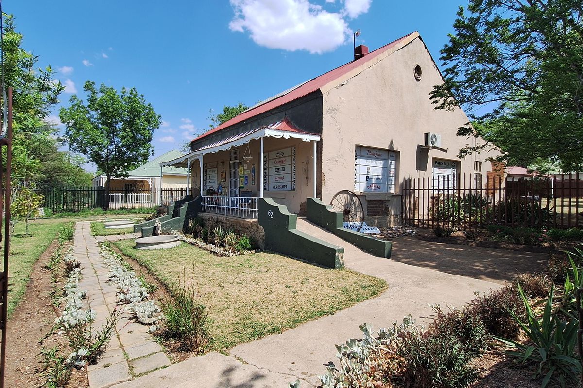 House on Main Street for sale, near CBD - Photo 3