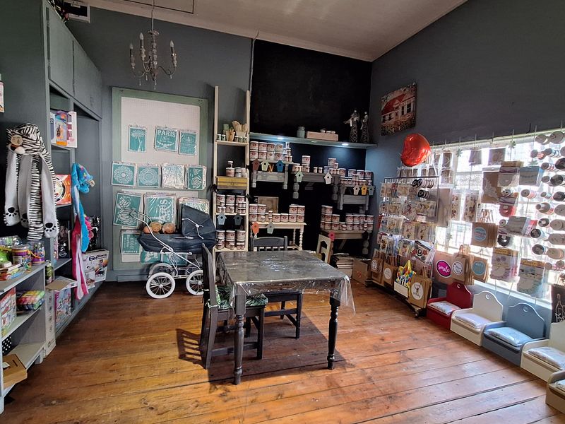 House on Main Street for sale, near CBD - Photo 5