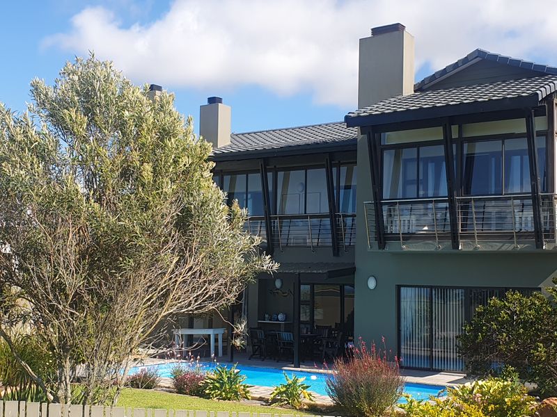 Family home on Oubaai golf estate - Photo 8