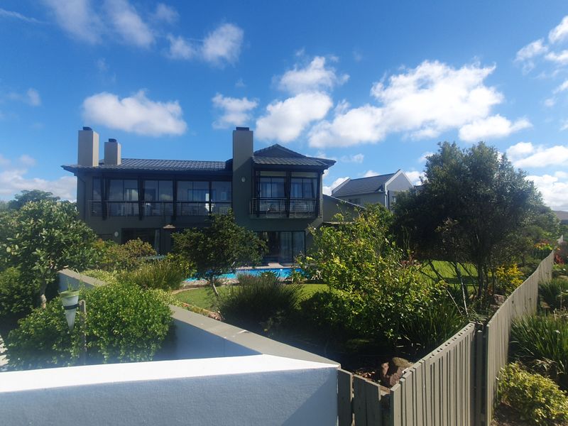 Family home on Oubaai golf estate - Photo 7