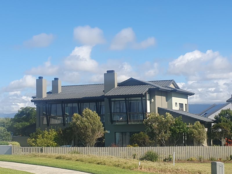 Family home on Oubaai golf estate - Photo 5