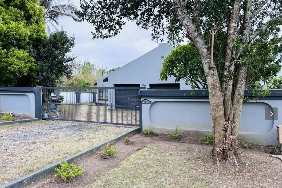 "Modern and Spacious Family Home for Sale in Berlin - Photo 4