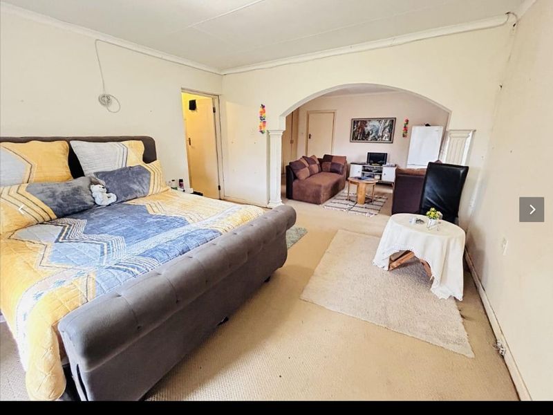 "Modern and Spacious Family Home for Sale in Berlin - Photo 7